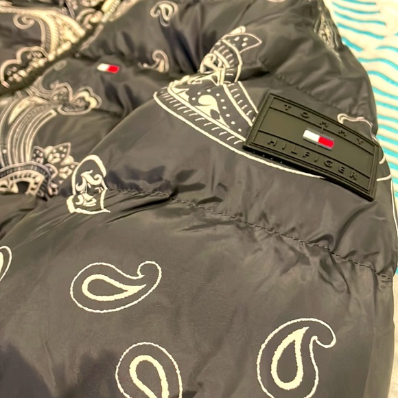 Tommy Hilfiger Puffer Jacket - Picture 2 of 3